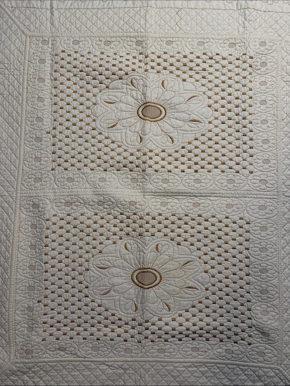 Source Unknown Cream Floral Medallion Small Quilt